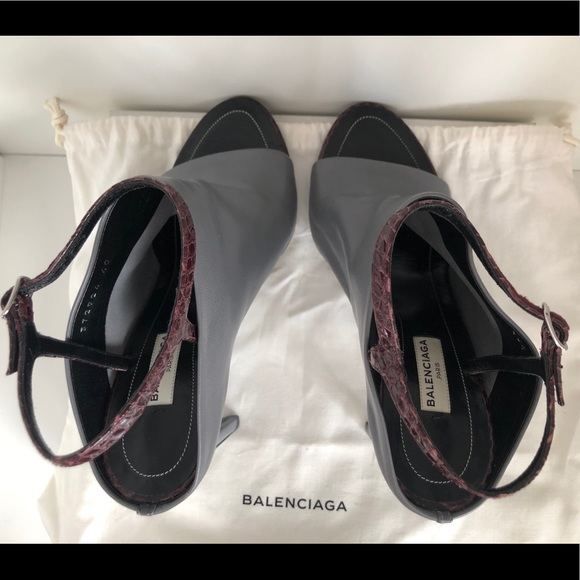 BALENCIAGA GLOVE OPEN TOE HEELS - Picture 5 of 8